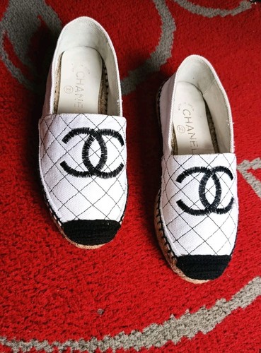 Authentic chanel cap toe - cc,